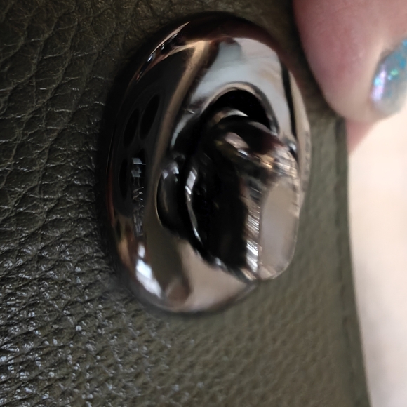 Excluded from Promotion- Coach Edie Turnlock - Picture 9 of 13